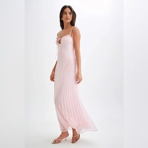 Mekhi Saira
Chiffon Maxi Dress - Powder Pink